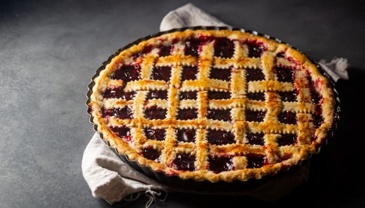 Crostata classica di ciliegia italiana