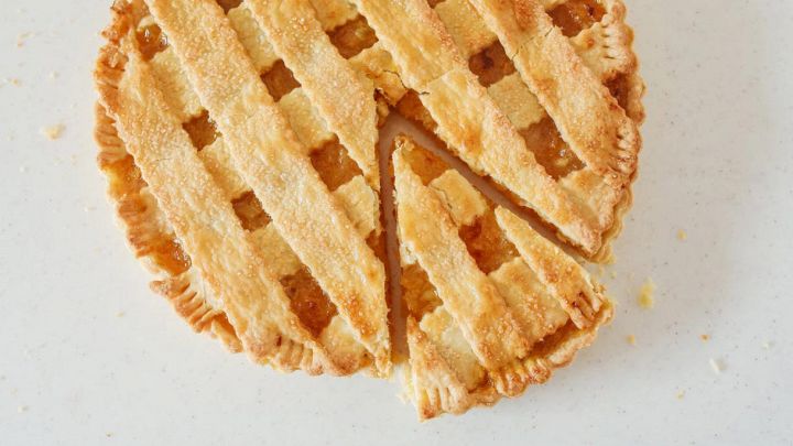 Fetta crostata con confettura di albicocche