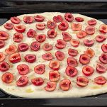 Farcire impasto con ciliegie