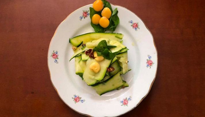 Insalata di zucchine crude al basilico