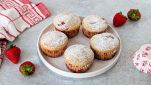 Piatto con muffin alle fragole