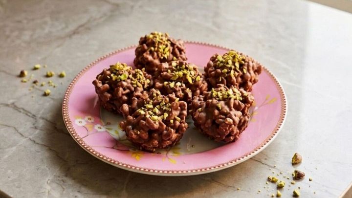 Muffin senza cottura decorati con pistacchio