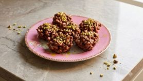 Muffin senza cottura decorati con pistacchio