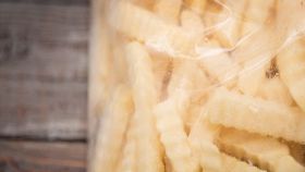 Patatine fritte ancora da cuocere