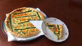 Quiche agli asparagi con fetta tagliata
