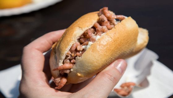 Panino farcito con granchio di mare