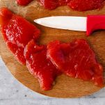Tagliare anguria cotta per il carpaccio