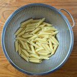insalata-di-pasta-alla-caprese-4