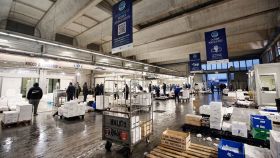 Visuale del mercato ittico di Milano, di notte