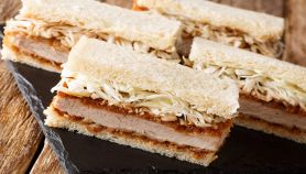 Katsu sando, panino giapponese con cotoletta e salsa tonkatsu