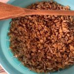 Scolapasta con riso appena lessato