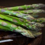 Lavare gli asparagi