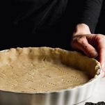 Pasta sfoglia stesa nello stampo
