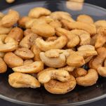 Anacardi tostati nella ciotola