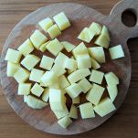 tagliare patate a cubetti