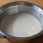 Latte nel pentolino