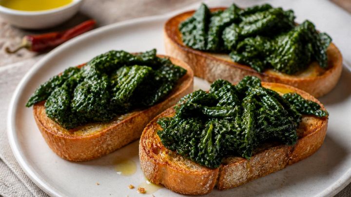 Fettunta: ricetta toscana con cavolo nero