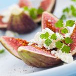 Fichi guarniti con formaggio fresco
