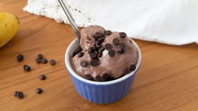 Coppetta con gelato proteico