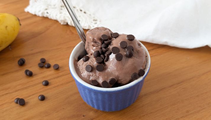 Coppetta con gelato proteico