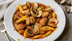 Maiale con le vongole alla portoghese