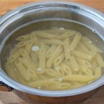 Pasta mentre cuoce in pentola