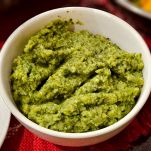 ciotola con pesto al cocco