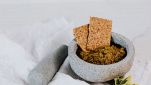 pesto al cocco nel mortaio