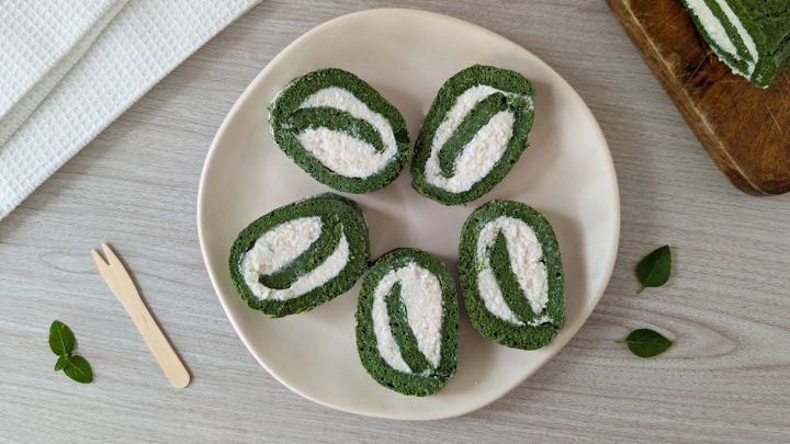 Piatto con rotolo di spinaci