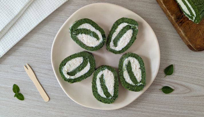 Piatto con rotolo di spinaci