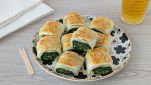 Piatto di rustici con spinaci e ricotta