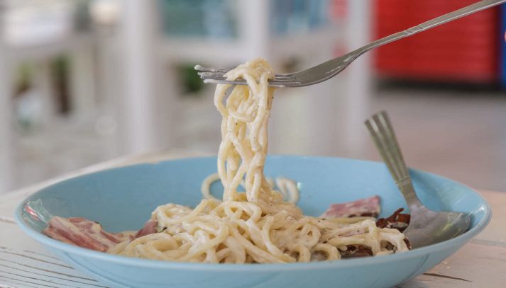 Piatto di spaghetti alla carbonara