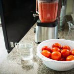Succo di pomodoro nel frullatore