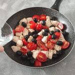 Bocconcini di pollo pomodorini e olive