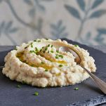 Purea di fagioli cannellini nel piatto