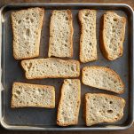 crostini-di-crema-di-tartufo-nero-ed-acciughe-step-1.jpeg