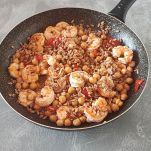 Farro con ceci e gamberetti