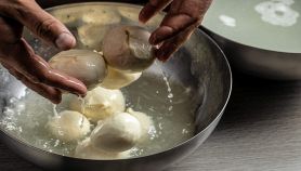 Laboratorio dove si lavora la mozzarella