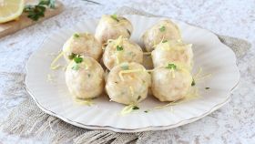 Morbide e agrumate: le polpette succose che cambiano la cena