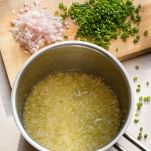 salsa-allo-scalogno-e-erba-cipollina-step-1.jpeg