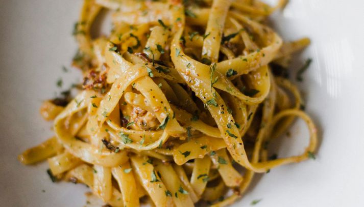 Piatto di tagliatelle alla menta