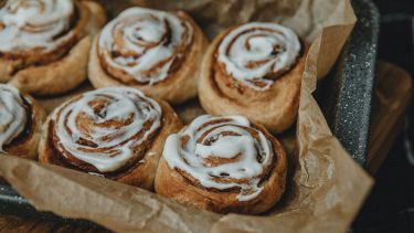 teglia con cinnamon bun