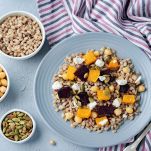 Farro con ceci, zucca e formaggio