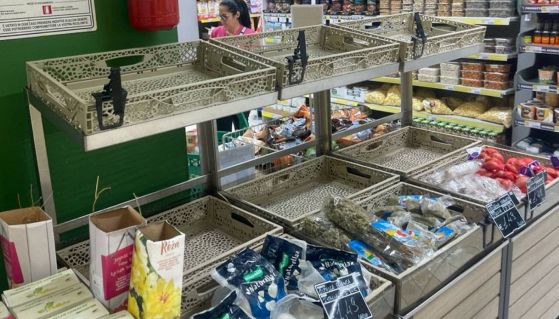 Supermercati, scaffali vuoti