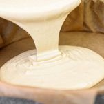 Tortiera in cui viene versato l'impasto della torta