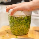pesto nel mixer
