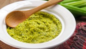 Pesto con foglie di sedano