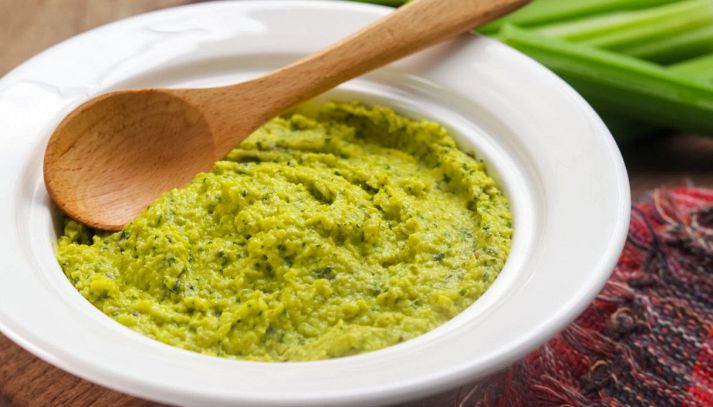 Pesto con foglie di sedano