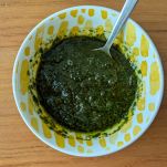 ciotola con pesto