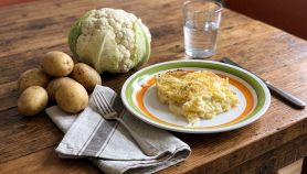 Piatto di pasticcio di cavolfiori cotto